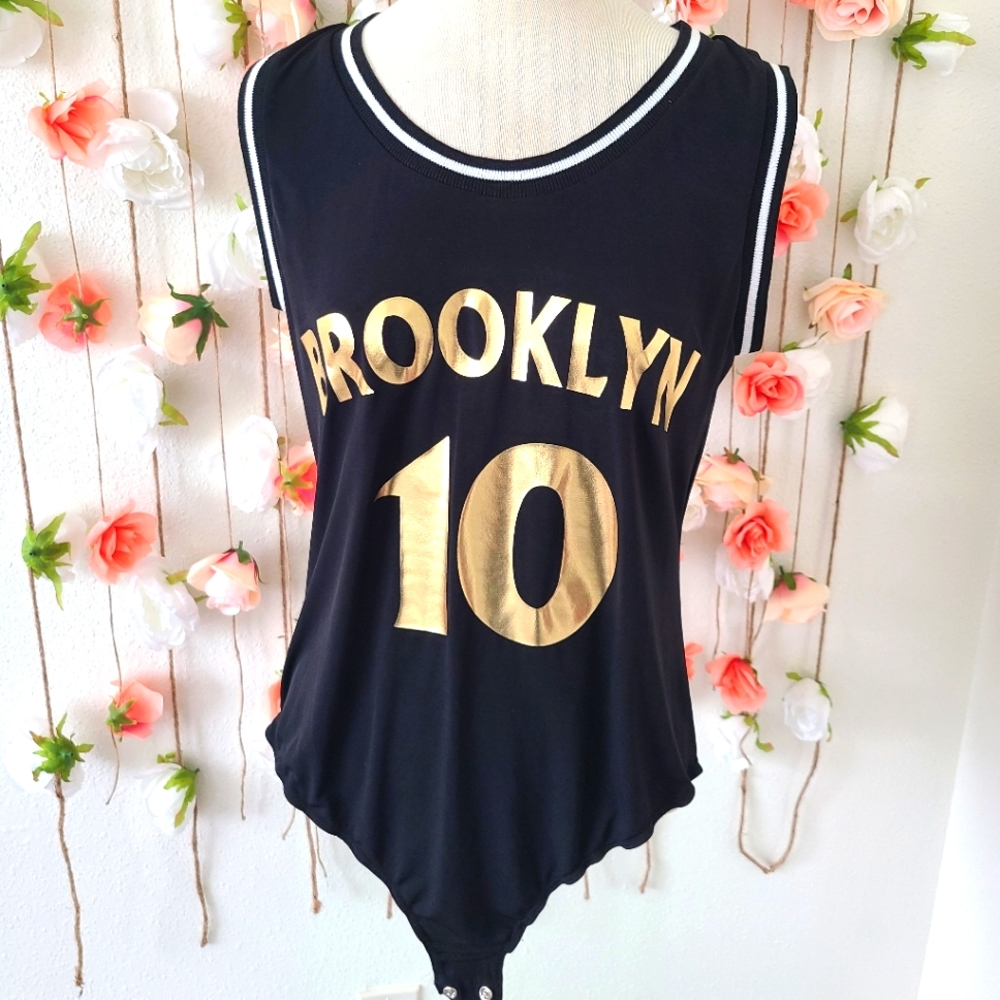 Black no sleeve bodysuit